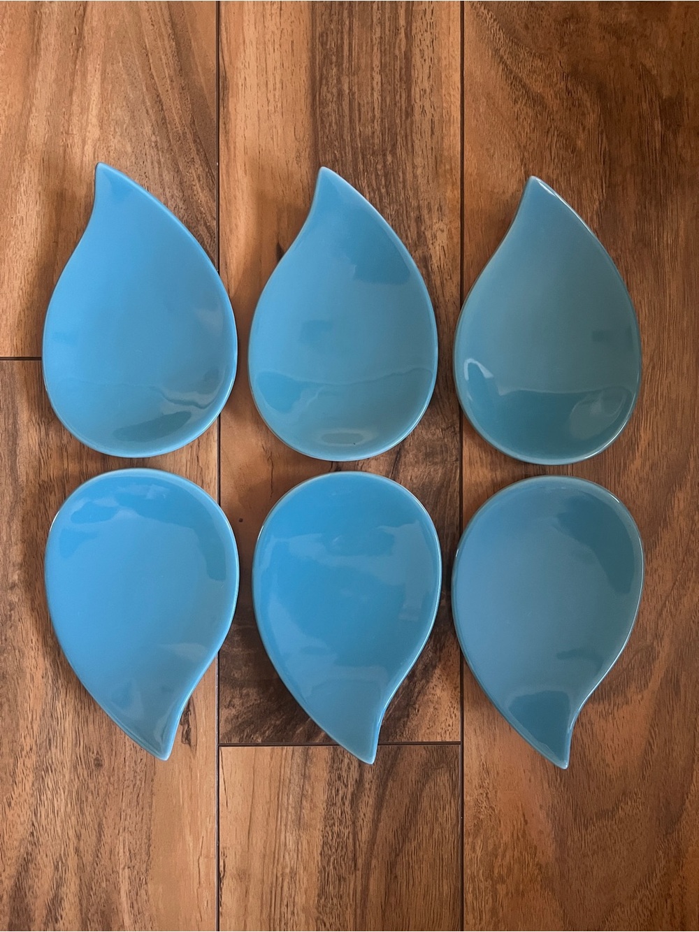 Crate and Barrel CB2 Comma Plates